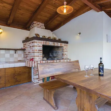 Stunning In With Kitchen