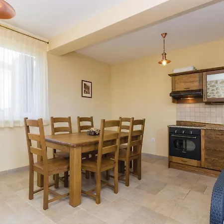 Stunning In With Kitchen *