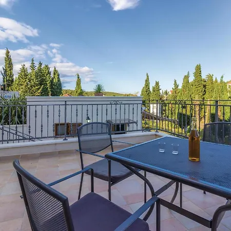 Vikendica Holiday Home Zman Zman *