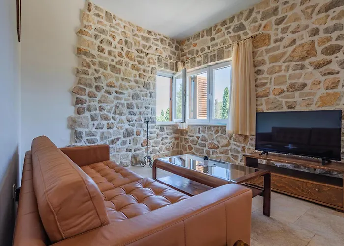 Vikendica Holiday Home Zman Zman *